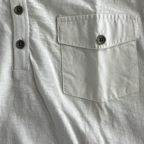 Kenneth Cole Tee - Picture 3 of 5